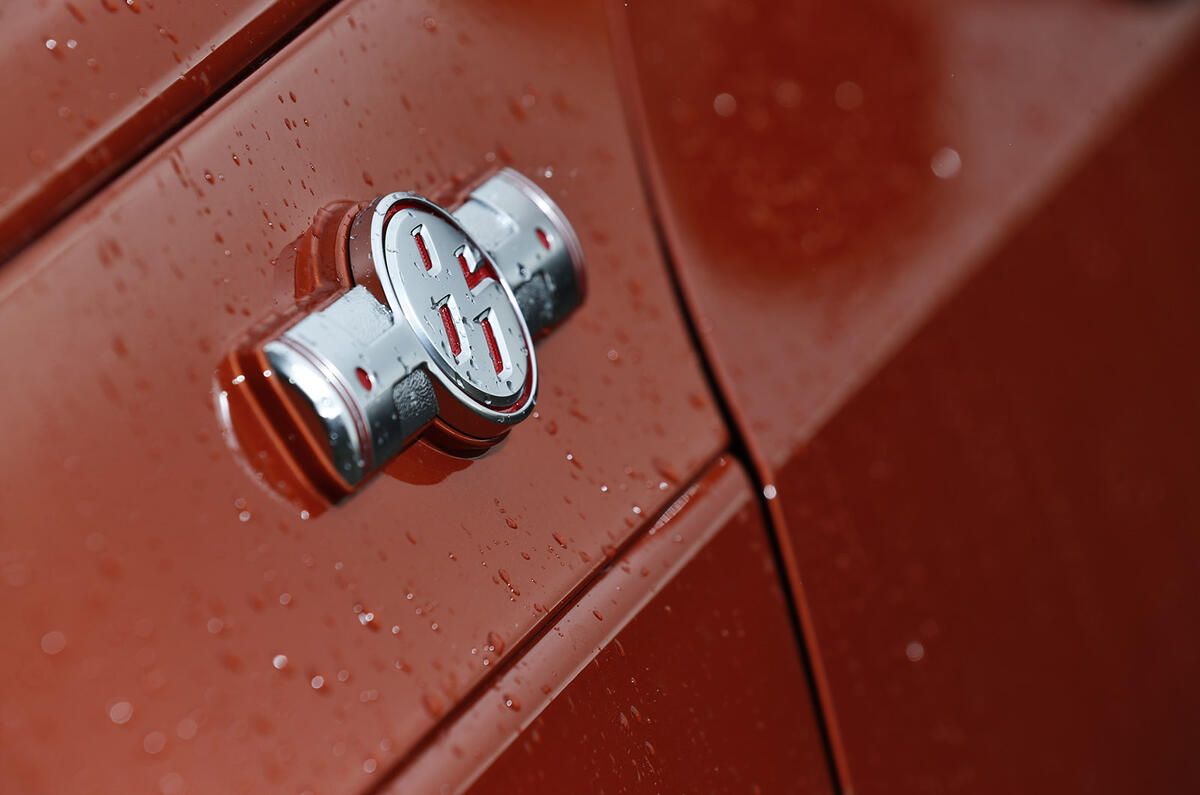 Performance coupe special - Toyota GT86 versus Peugeot RCZ R