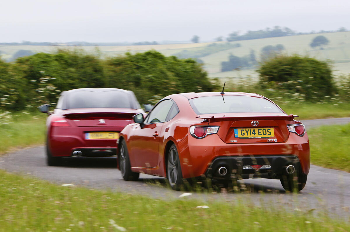 Performance coupe special - Toyota GT86 versus Peugeot RCZ R