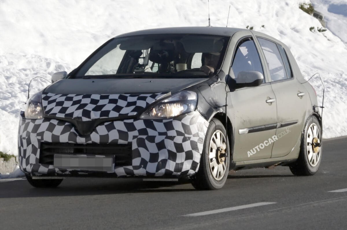Fourth-gen Clio spied testing Fourth-gen Clio spied testing