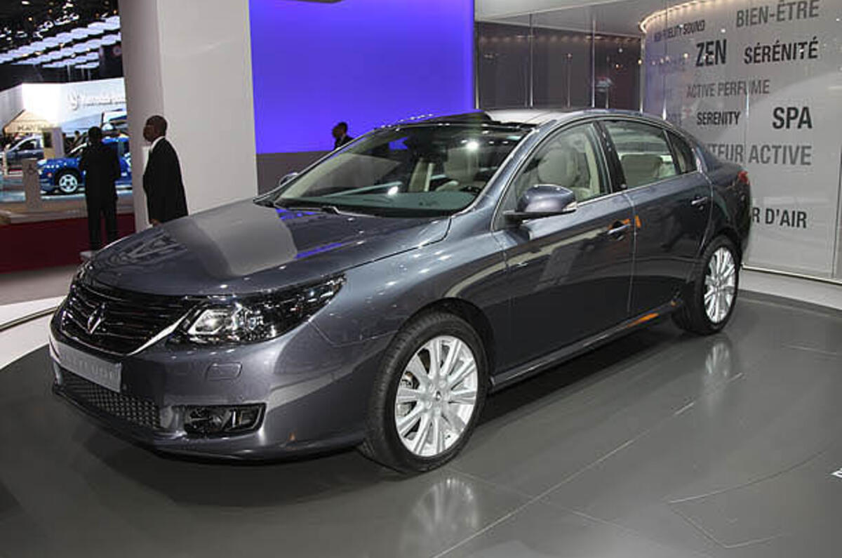 Paris motor show: Renault Latitude