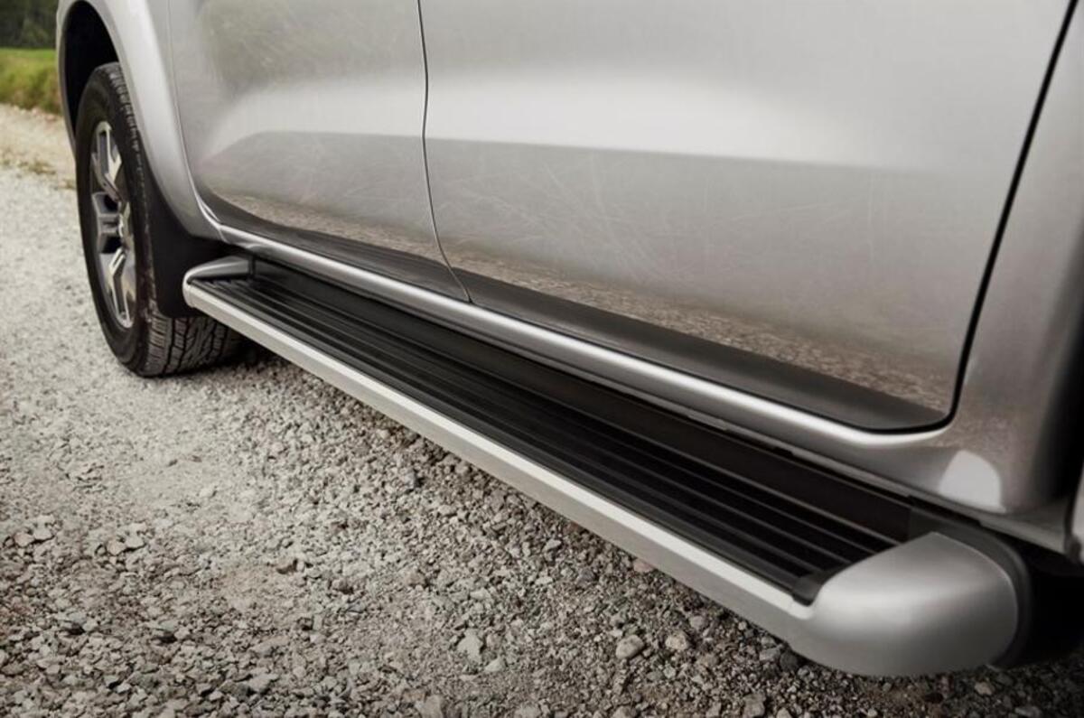 Renault Alaskan side steps