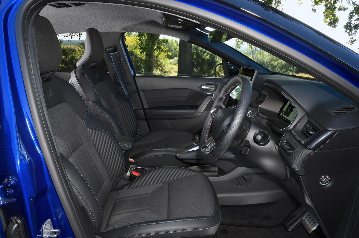 Renault Captur E Tech Hydrid 2025 jb20250905 1183 1600x1067 f1cf9d69 e033 487c 8e0e 72ff92510178