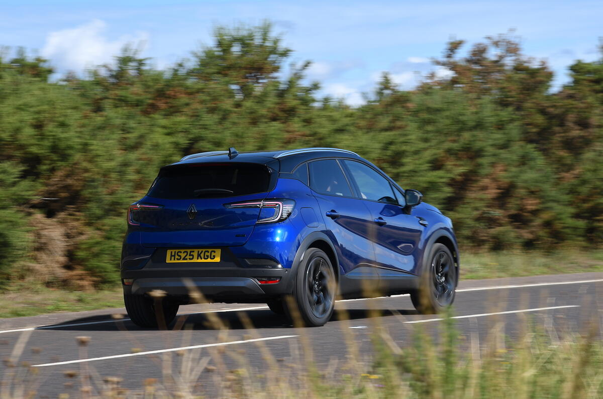 Renault Captur E Tech Hydrid 2025 jb20250905 1200 1600x1067 f7c6a580 fdf8 4c53 ab86 36b7d6f0195d