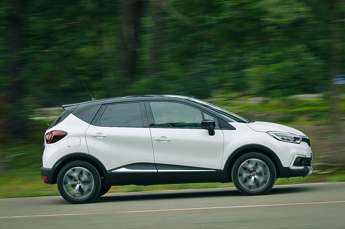 Renault Captur side profile