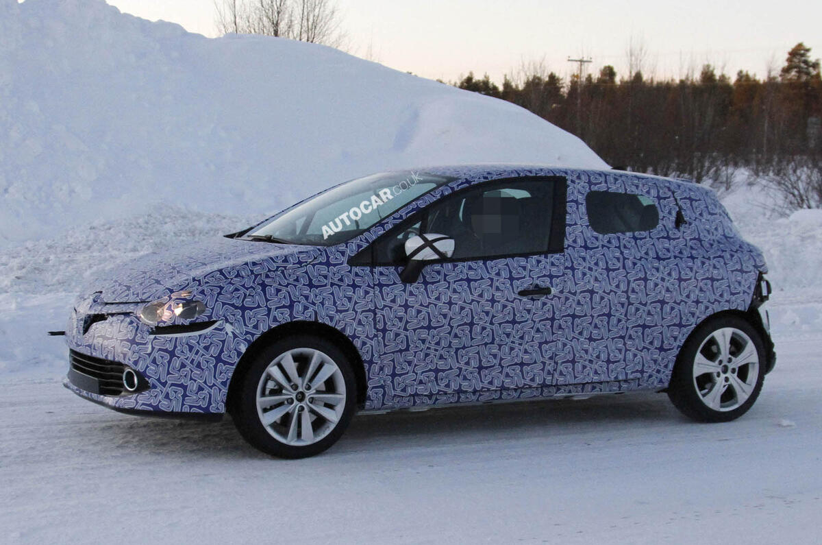 New Renault Clio spied testing