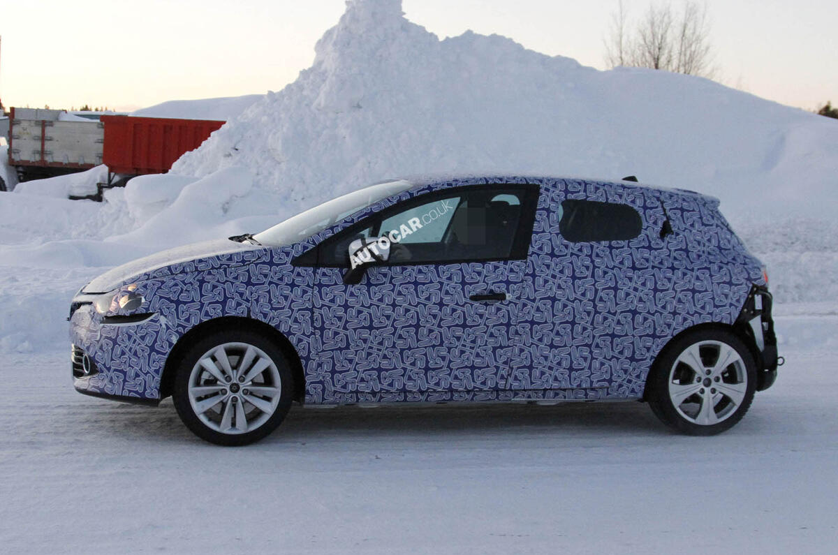 New Renault Clio spied testing