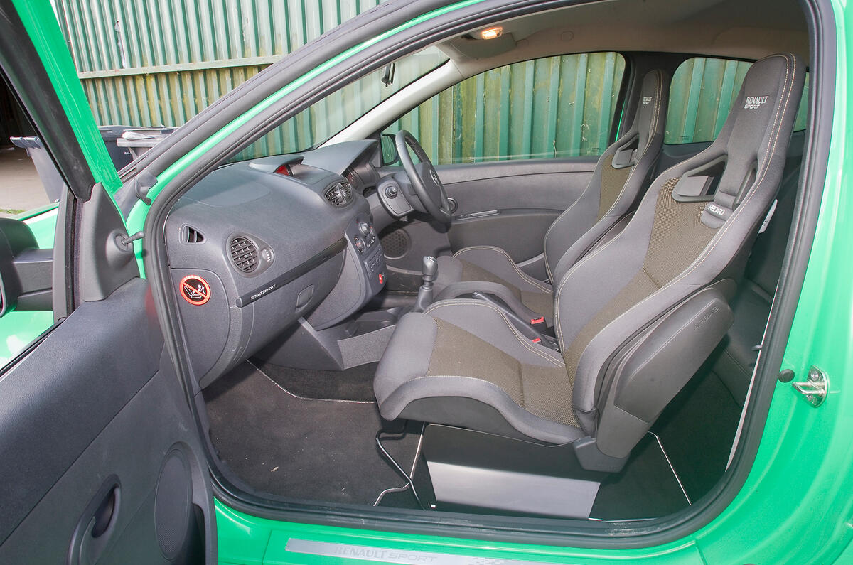 Renault Clio RS interior