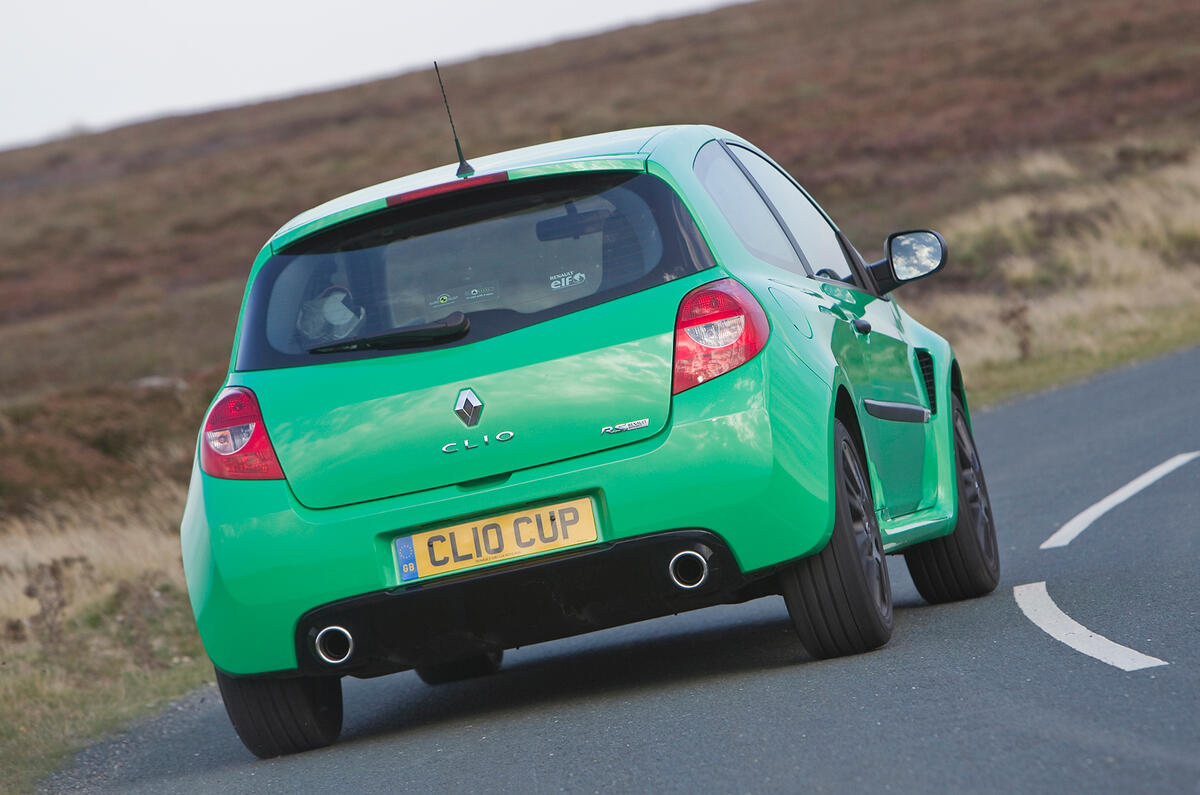 Renault Clio RS rear cornering