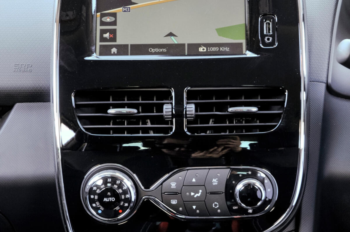 Renault Clio centre console