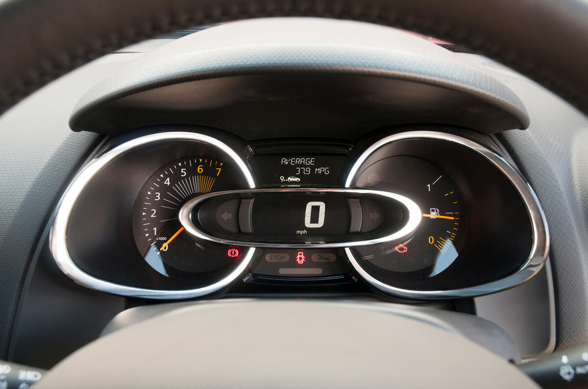 Renault Clio instrument cluster