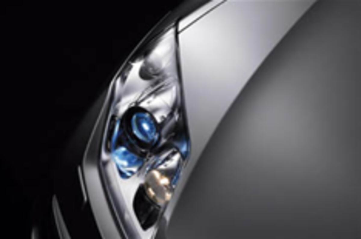 Renault teases with shots of next Laguna