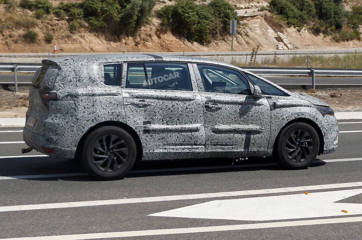 Renault plans new flagship MPV for 2015 launch