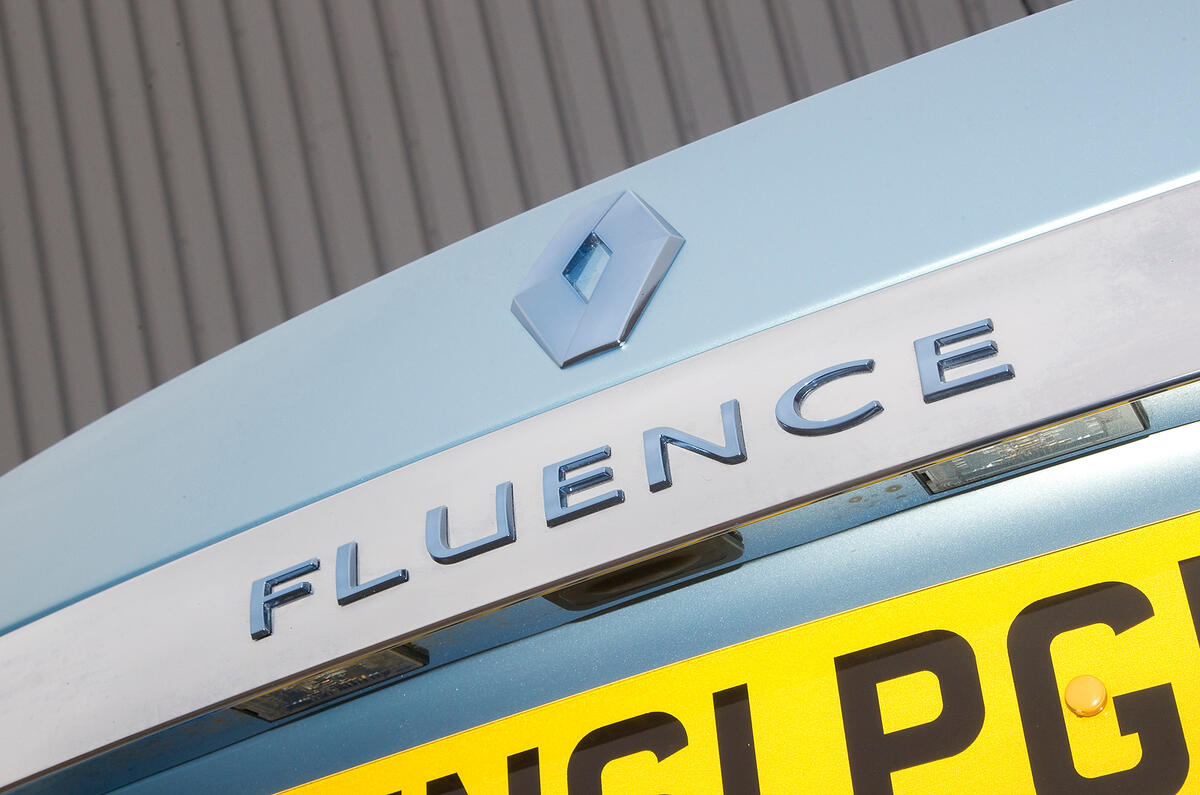 Renault Fluence badging