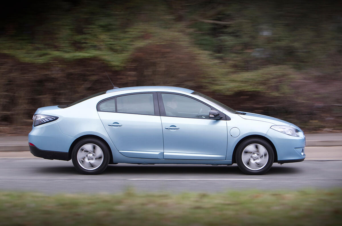 Renault Fluence side profile