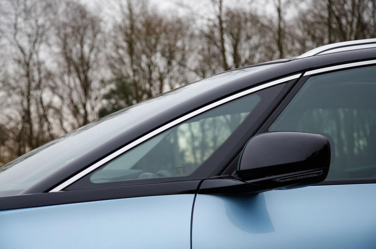 Renault Grand Scenic A-pillar window