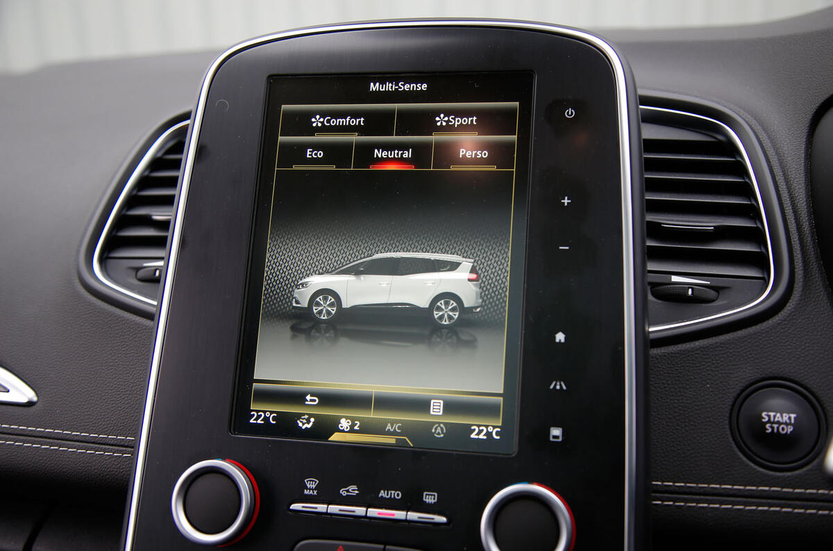 Renault Grand Scenic infotainment system