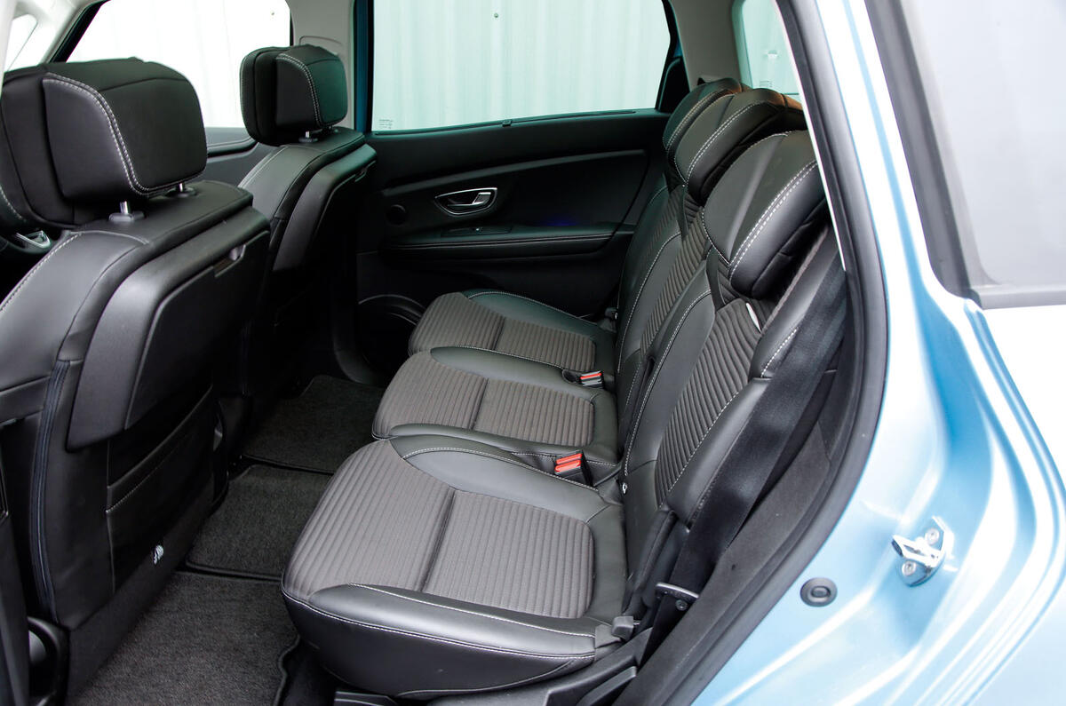 Renault Grand Scenic rear seats