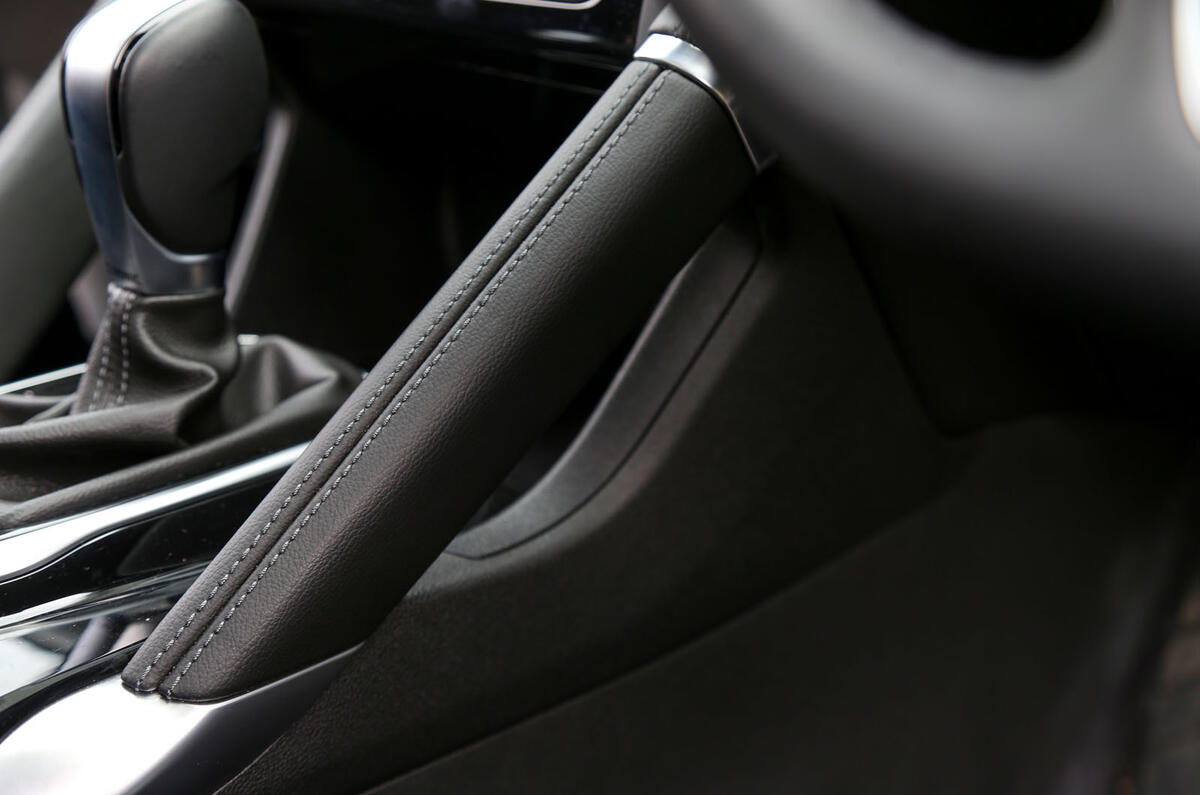 Renault Koleos grab handles