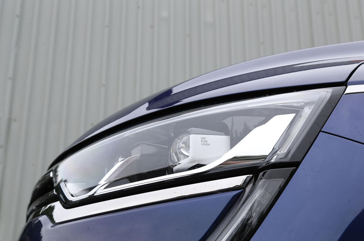 Renault Koleos LED headlights