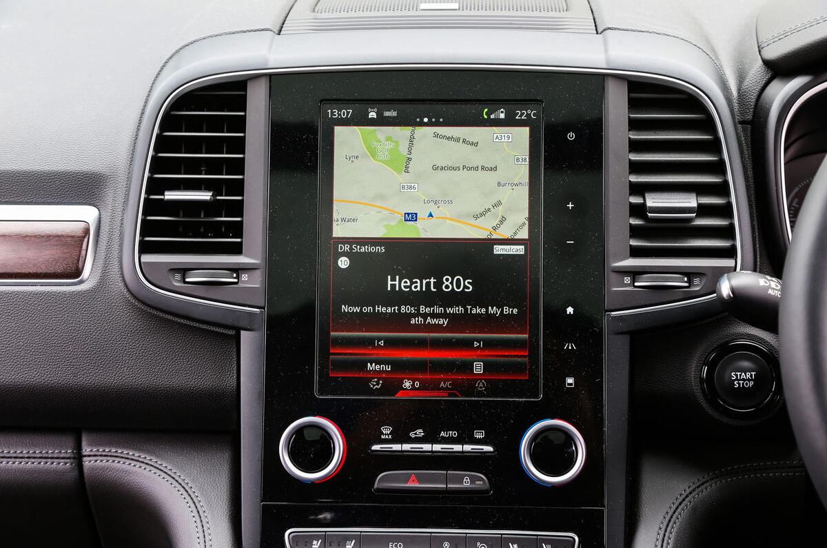 Renault Koleos R-Link2 infotainment system