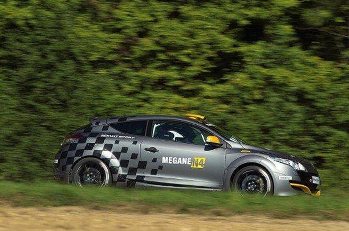 Mégane racer hints at hotter RS