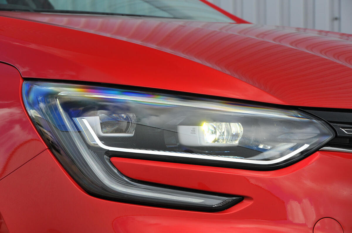 Renault Megane C-shaped headlight