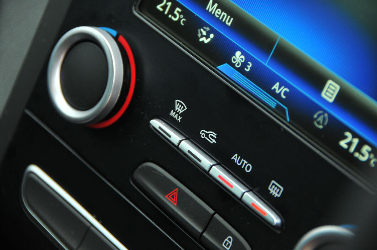 Renault Megane climate controls