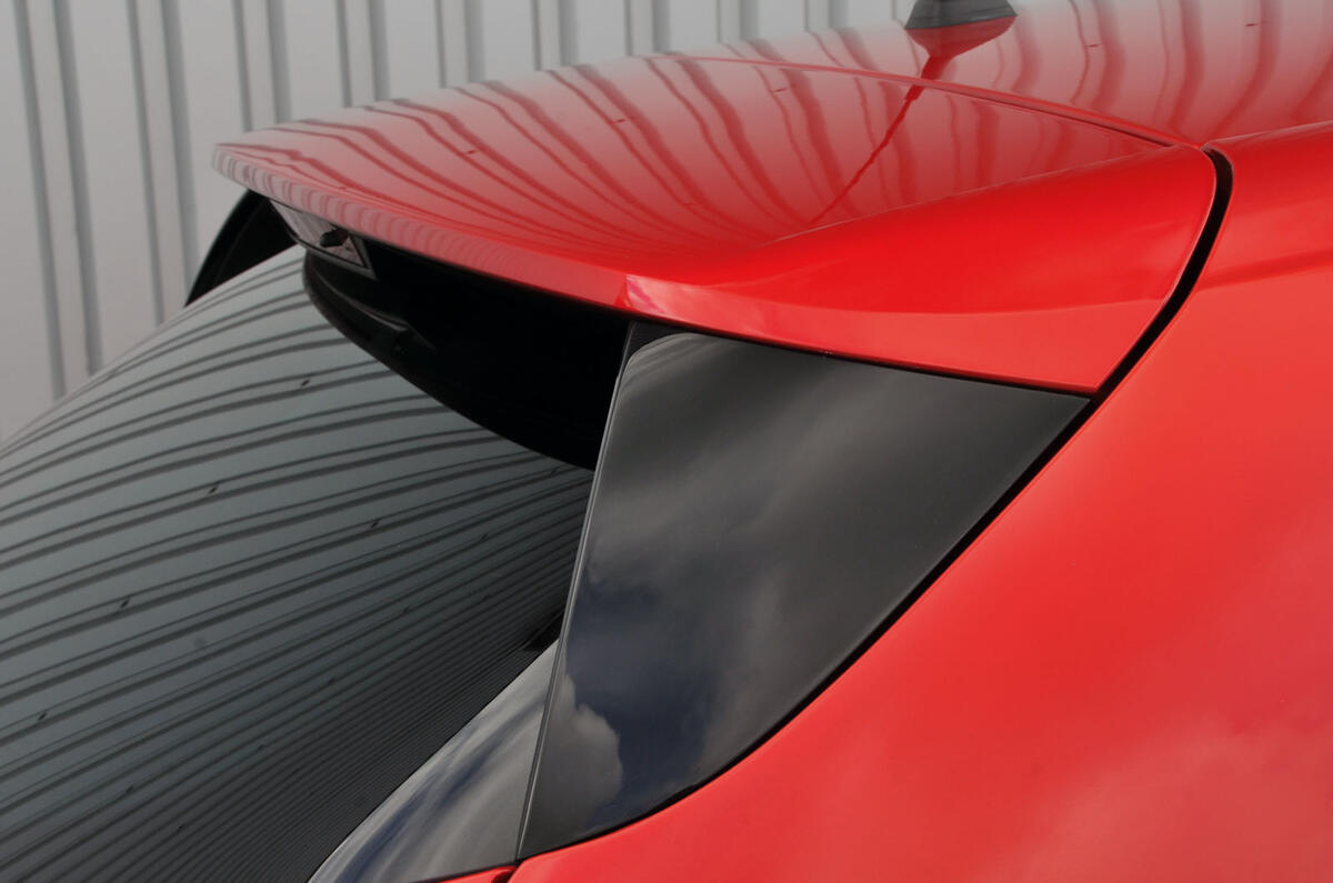 Renault Megane roof spoiler