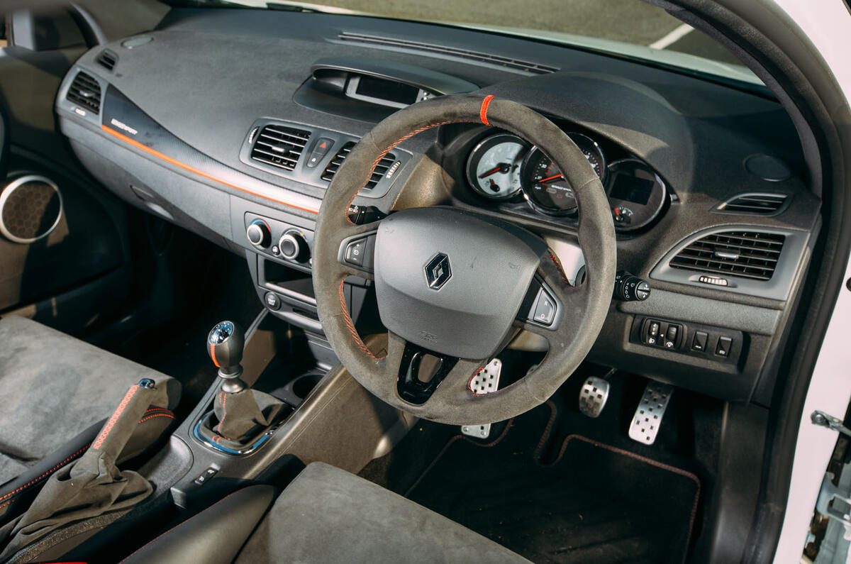 Renault Megane RS275 Trophy-R interior