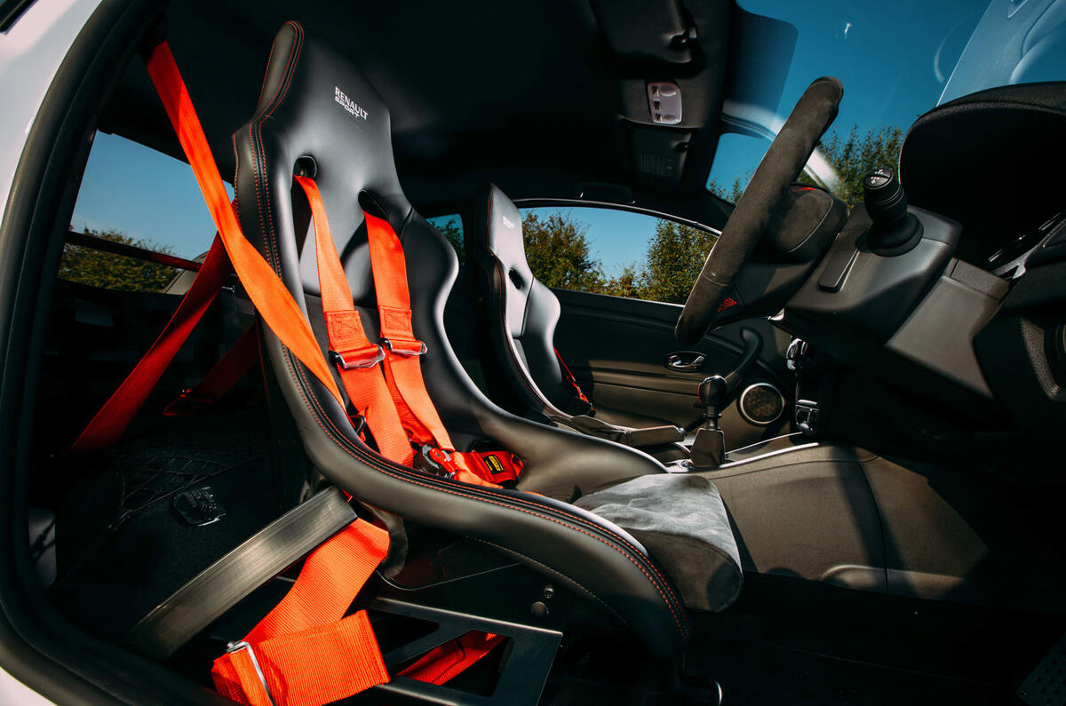 Megane RS275 Trophy-R racing seats