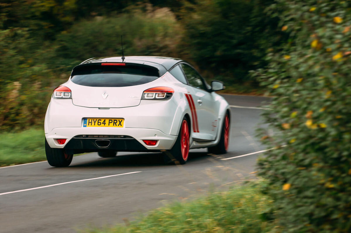 Megane RS275 Trophy-R rear cornering