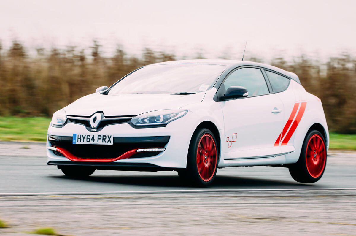 Megane RS275 Trophy-R hard cornering