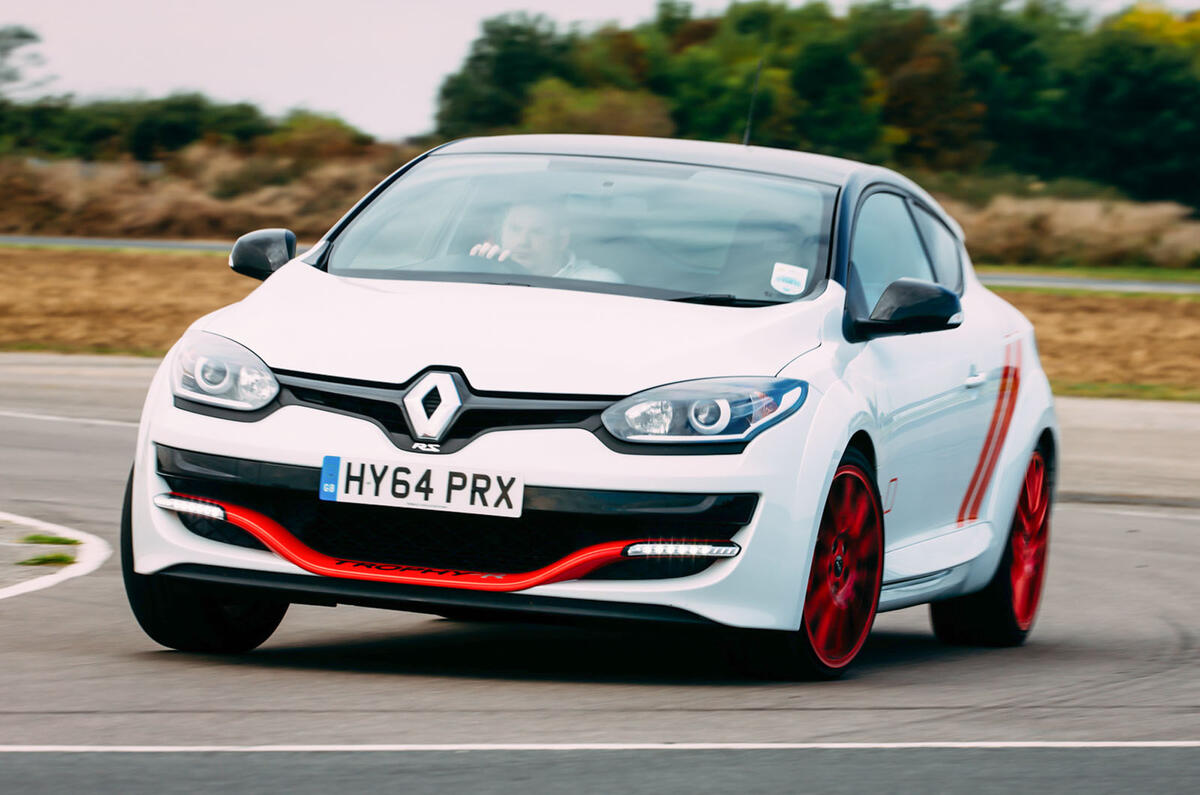 Renault Megane RS275 Trophy-R cornering