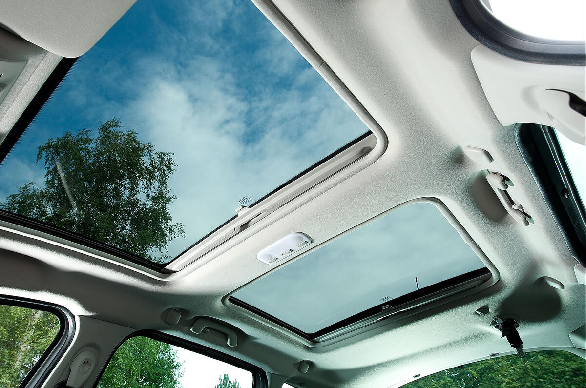 Renault Scenic twin panoramic sunroof