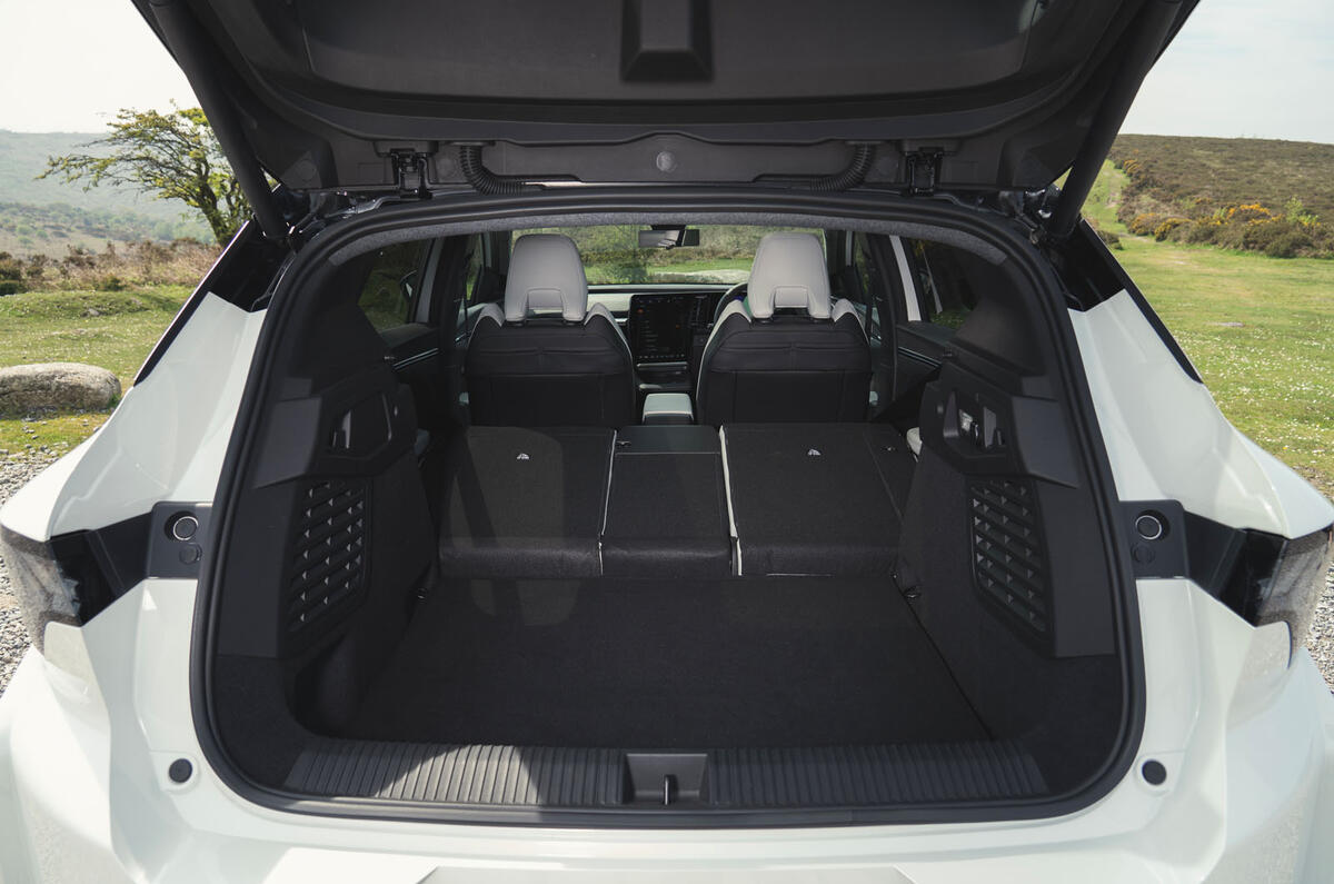 renault scenic e tech avis 2024 15 coffre