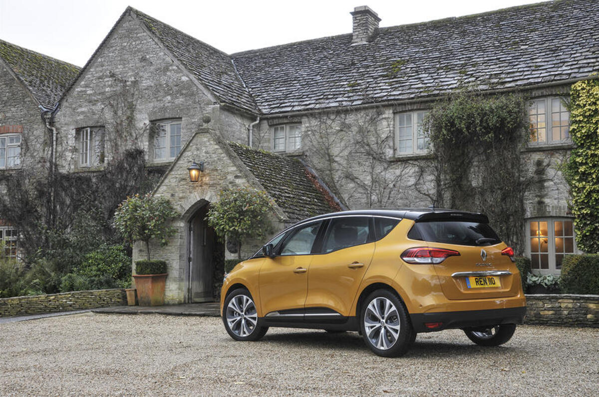 Renault Scenic rear quarter