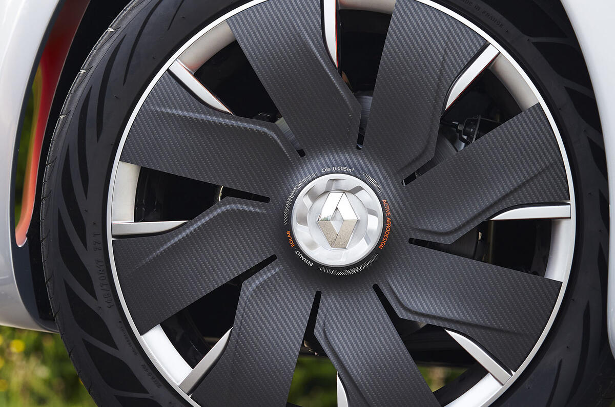 Renault displays 282mpg Eolab concept car at Paris motor show Renault displays 282mpg Eolab concept car at Paris motor show