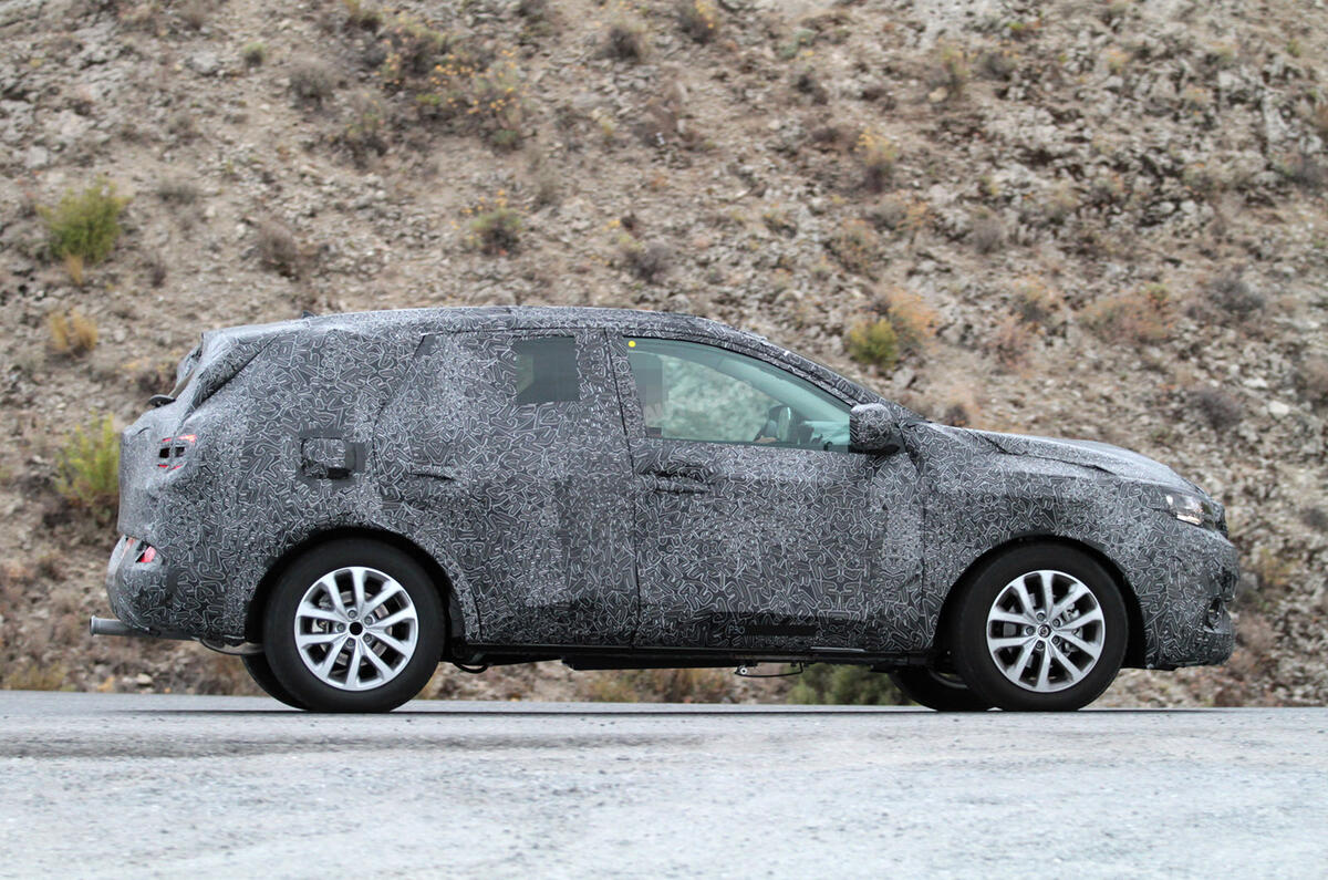 Renault to take on Nissan Qashqai with new crossover