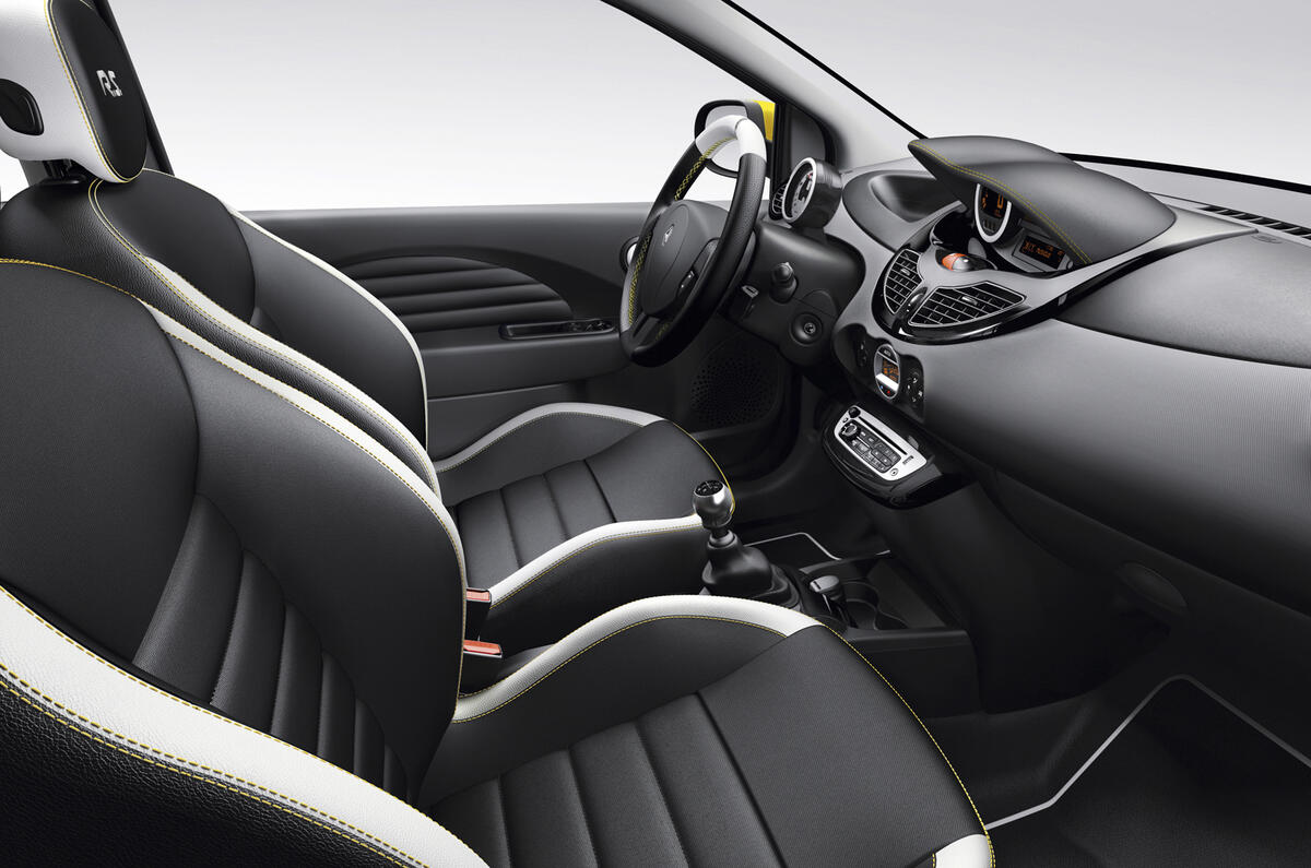 Facelifted Twingo RS: on sale April