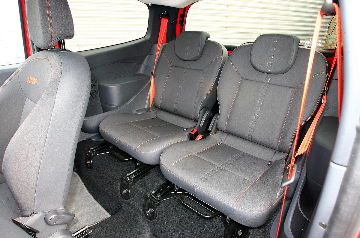 Rear seats slide and recline, giving the option of boosting boot space Renault Twingo RS rear seats