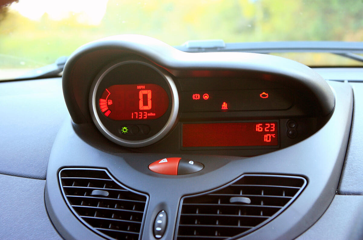 Speedo is out of the driver's line of sight on right-hand drive cars Renault Twingo Renaultsport instrument cluster