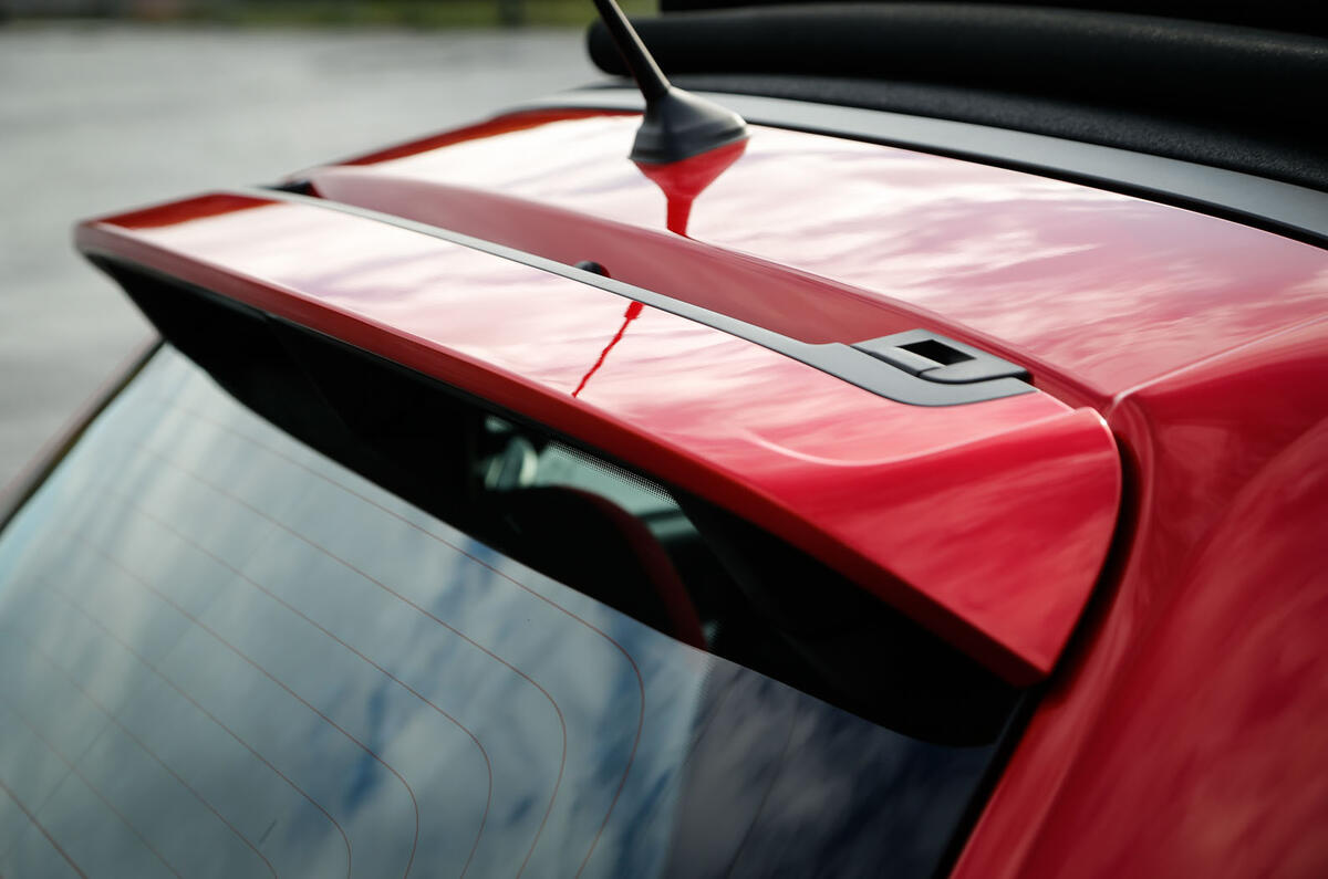 Renault Twingo roof spoiler