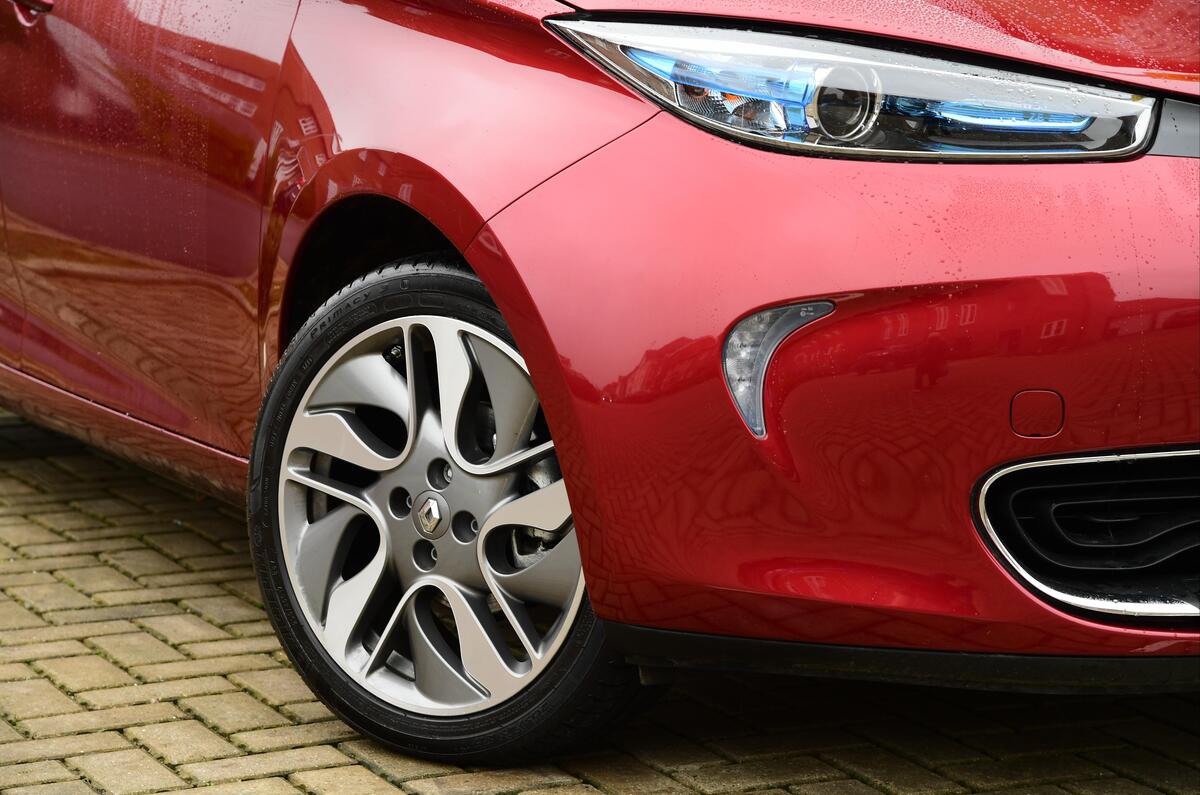 Renault Zoe headlights