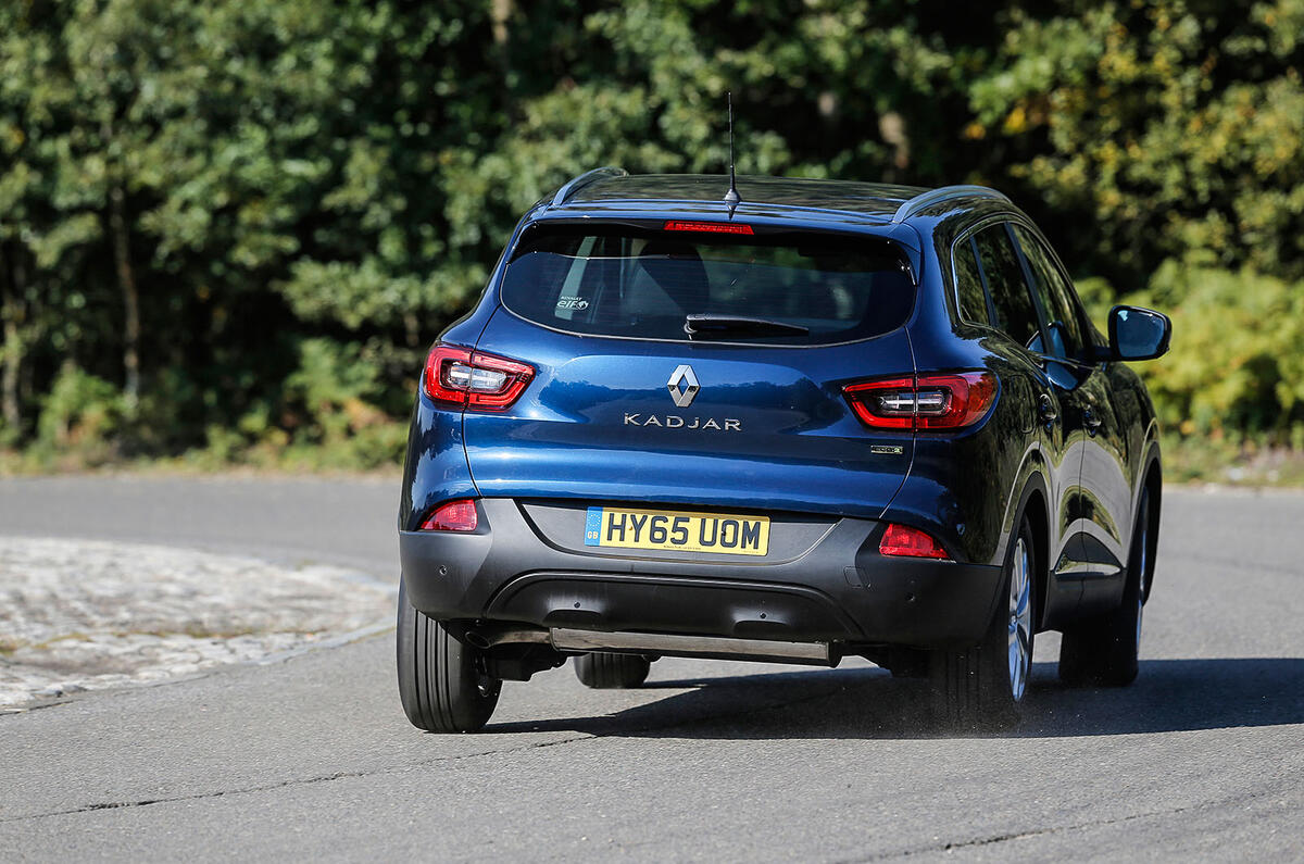 Renault Kadjar rear cornering