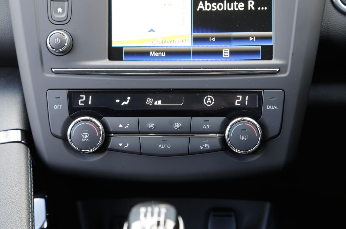 Renault Kadjar climate controls