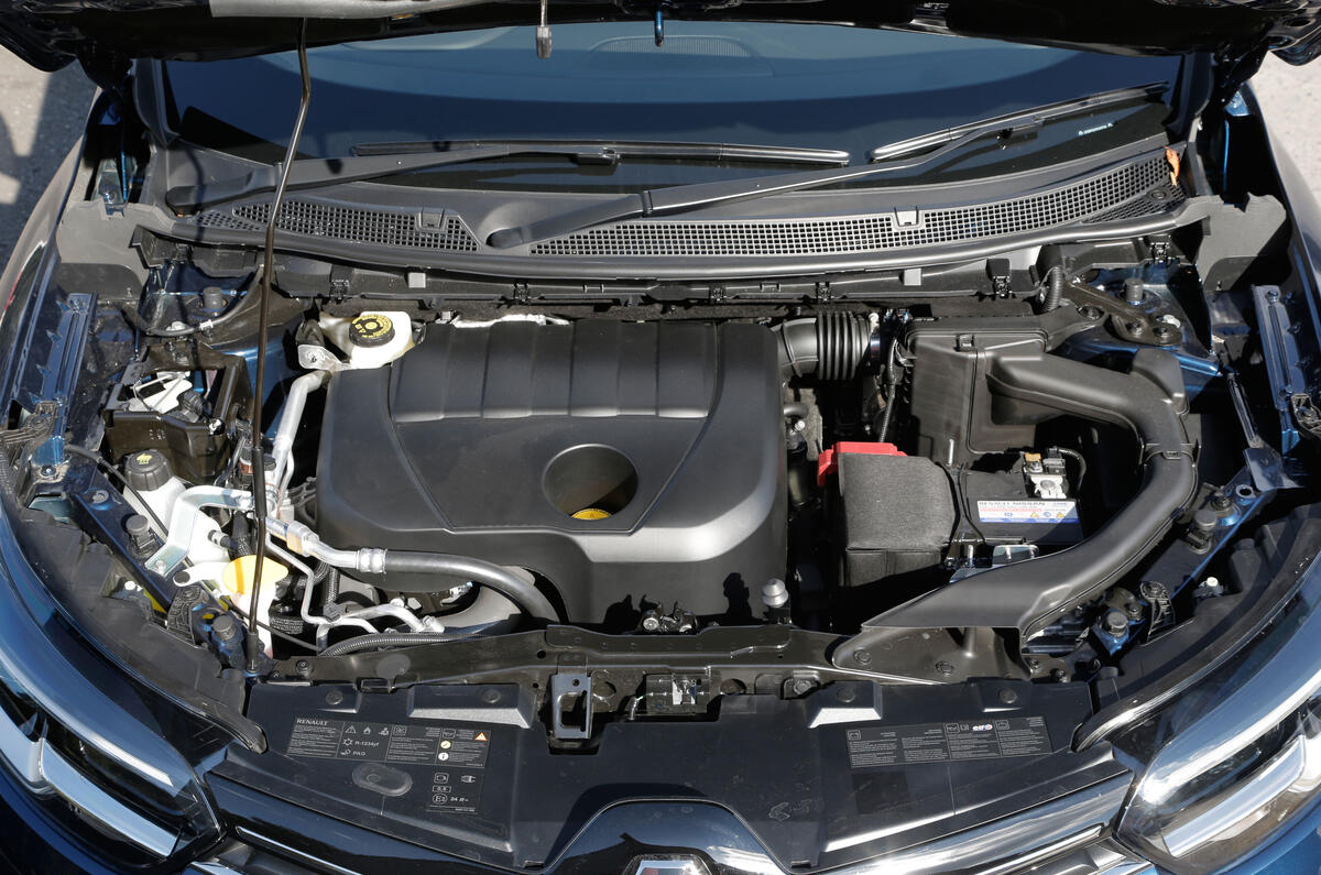 Renault Kadjar engine bay