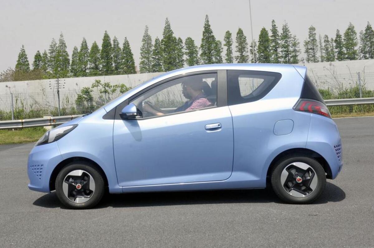 Chinese-made Roewe E50