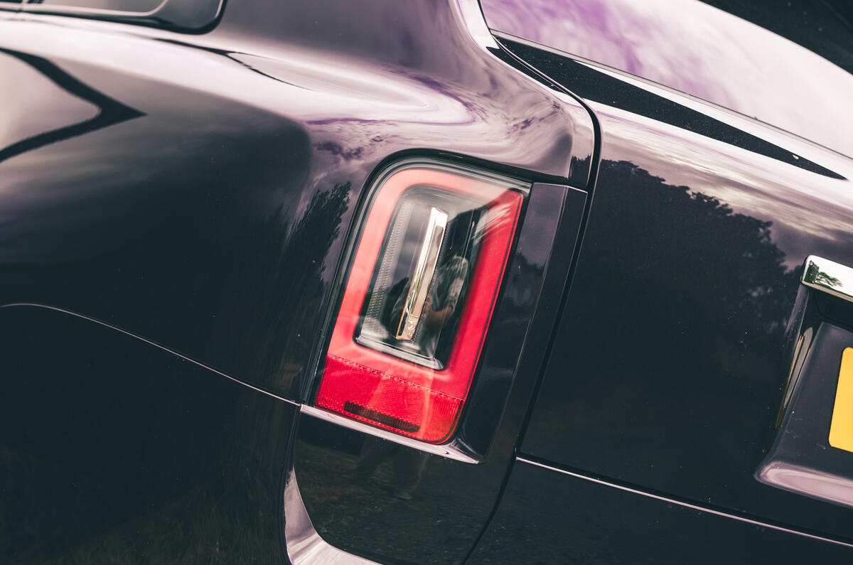 rolls royce cullinan rt 2026 jh 6 rear light