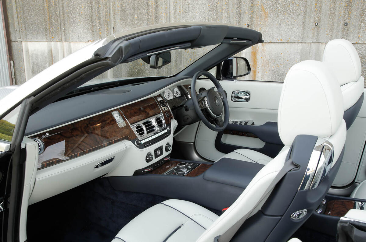 Rolls-Royce Dawn veneer dashboard