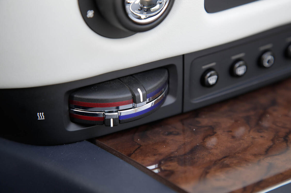 Rolls-Royce Dawn climate controls
